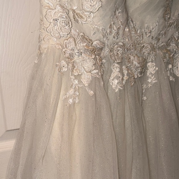 David’s Bridal Ivory/Champagne Appliqué Glitter Tulle A-Line Dress Style #WG3930 - Picture 8 of 15